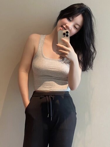 卡戴珊Kylie同款弹力修身短款