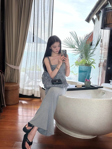 易梦玲连衣裙卡戴珊skin同款纯色吊带鱼尾裙