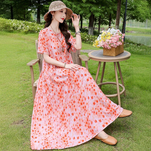 2026年新款棉绸连衣裙女夏季轻奢高级感气质人造棉大摆裙沙滩裙子