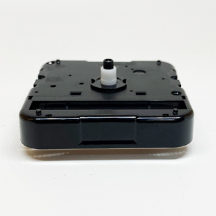 日本skp扫秒静音机芯卡扣入式 轴高8mm石英钟表挂钟时钟配件钟芯