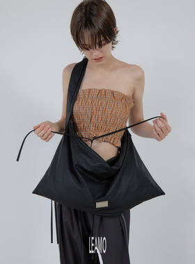 LE AMO｜原创'PILLOW'慵懒随性软皮宽肩带流苏机车小众设计斜挎包