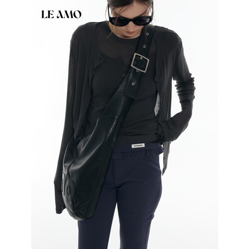 LEAMO字母方扣可调宽肩流浪包