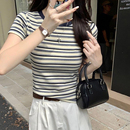 夏季女士圆领撞色条纹正肩短袖T恤女显瘦时尚百搭洋气休闲上衣潮