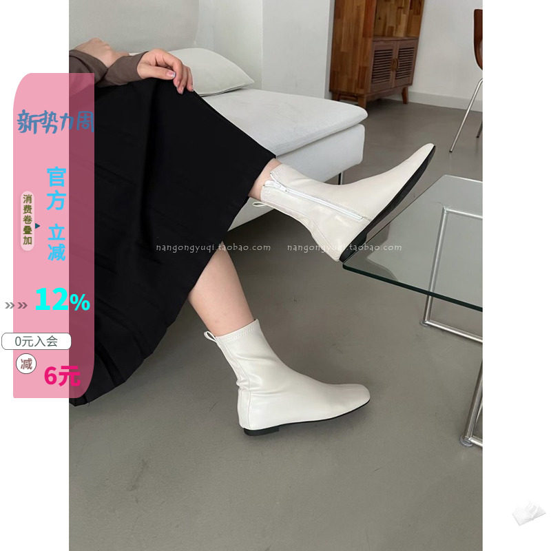 奶白侧拉链短靴小黑靴