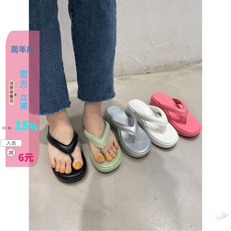 现韩国东大门女鞋2023夏chic松糕厚底糖果色银色厚底夹趾拖人字拖