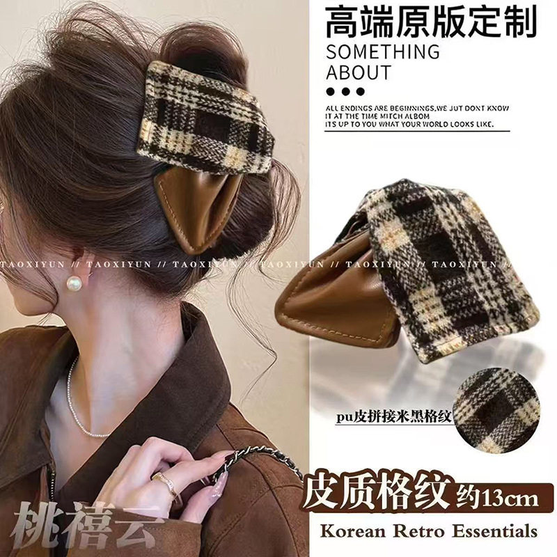 复古香风皮质豹纹三角抓夹女2025年新款爆款高级百搭鲨鱼夹头饰