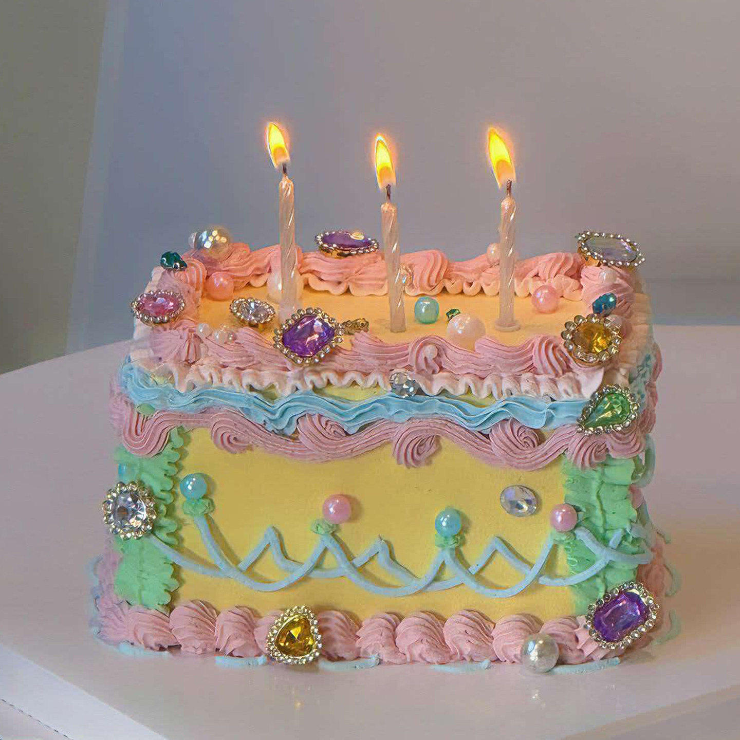 网红简约彩色钻石蛋糕装饰水晶宝石摆件女神生日派对节日甜品装扮