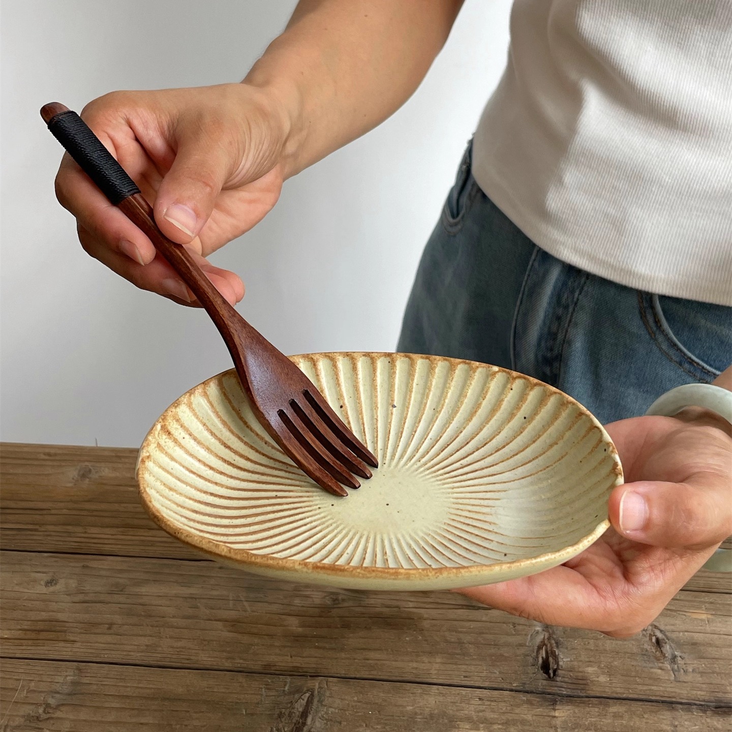 巨好看菊花粗陶碟陶瓷椭圆碟点心碟茶点盘甜品碟家用吐骨碟陶瓷碟