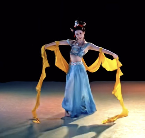 敦煌飞天火焰纹绸披帛纯色渐变色