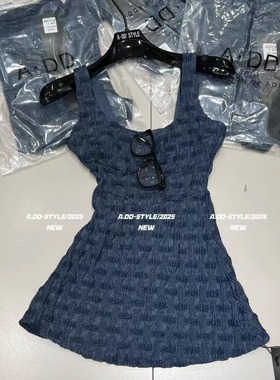 ADD辣妹蓝色连衣裙短裙2025夏季新款洋气显瘦褶皱设计感u领背带裙