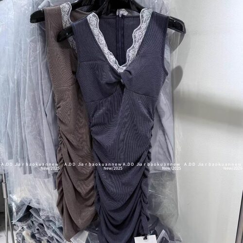 辣妹短裙纯欲显瘦掐腰设计连衣裙