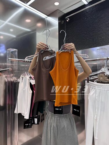糖果色v领内搭吊带背心纯欲