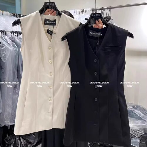 气质显瘦单排扣设计感v领连衣裙