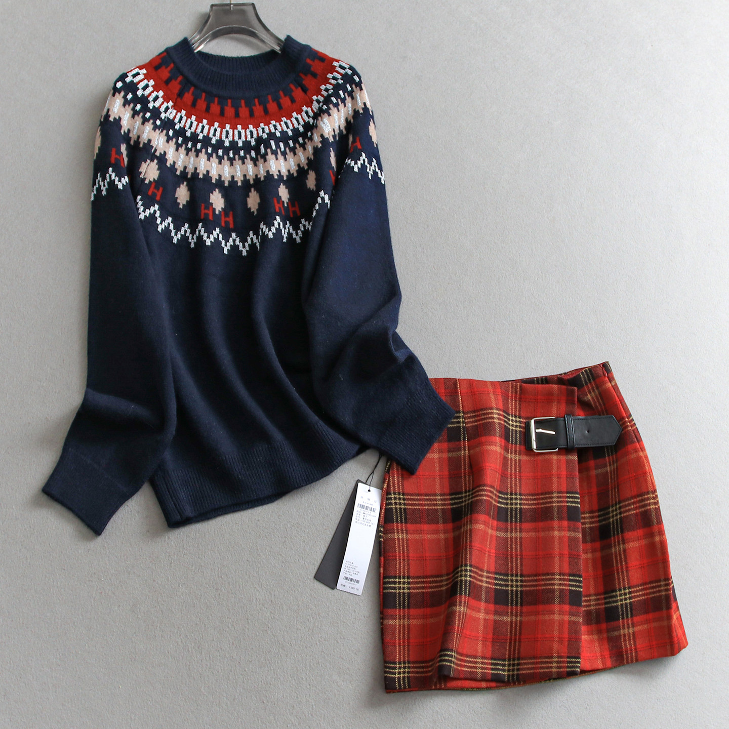 提花宽松毛衣皮带格纹半身裙套装