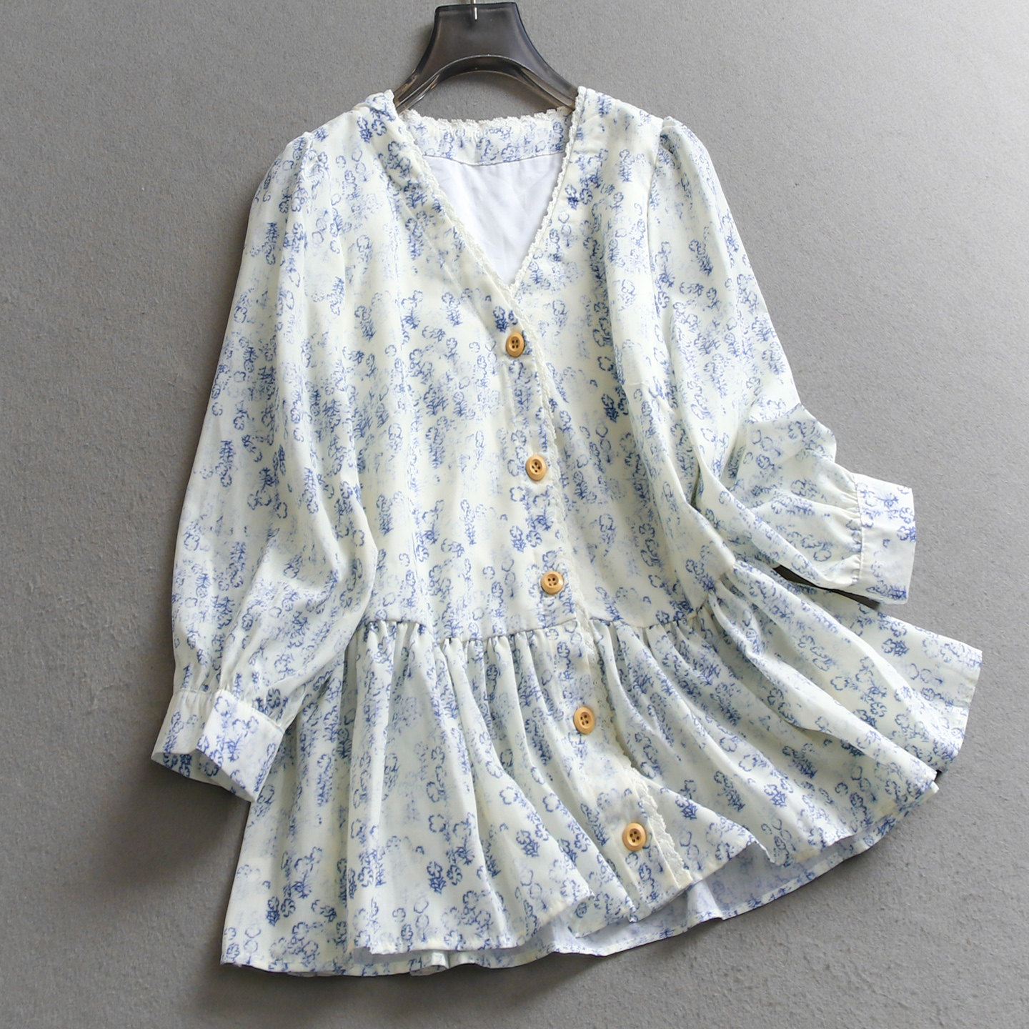 青花瓷小碎花V领宽松显瘦女衬衫图片