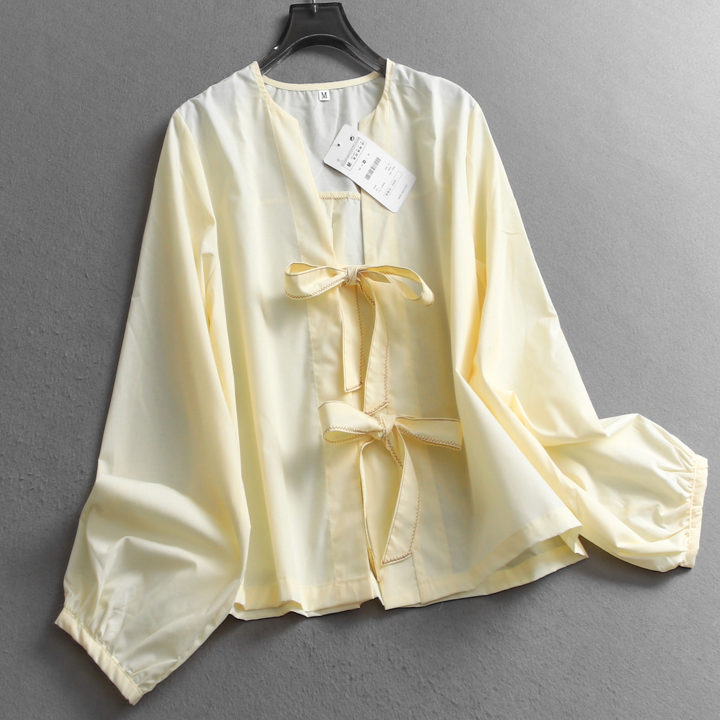 纯色蝴蝶结系带门襟宽松薄款衬衫
