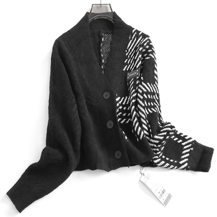 女装 撞色格纹宽松显瘦短款 长袖 外套秋冬新款 毛衣M162 V领针织开衫