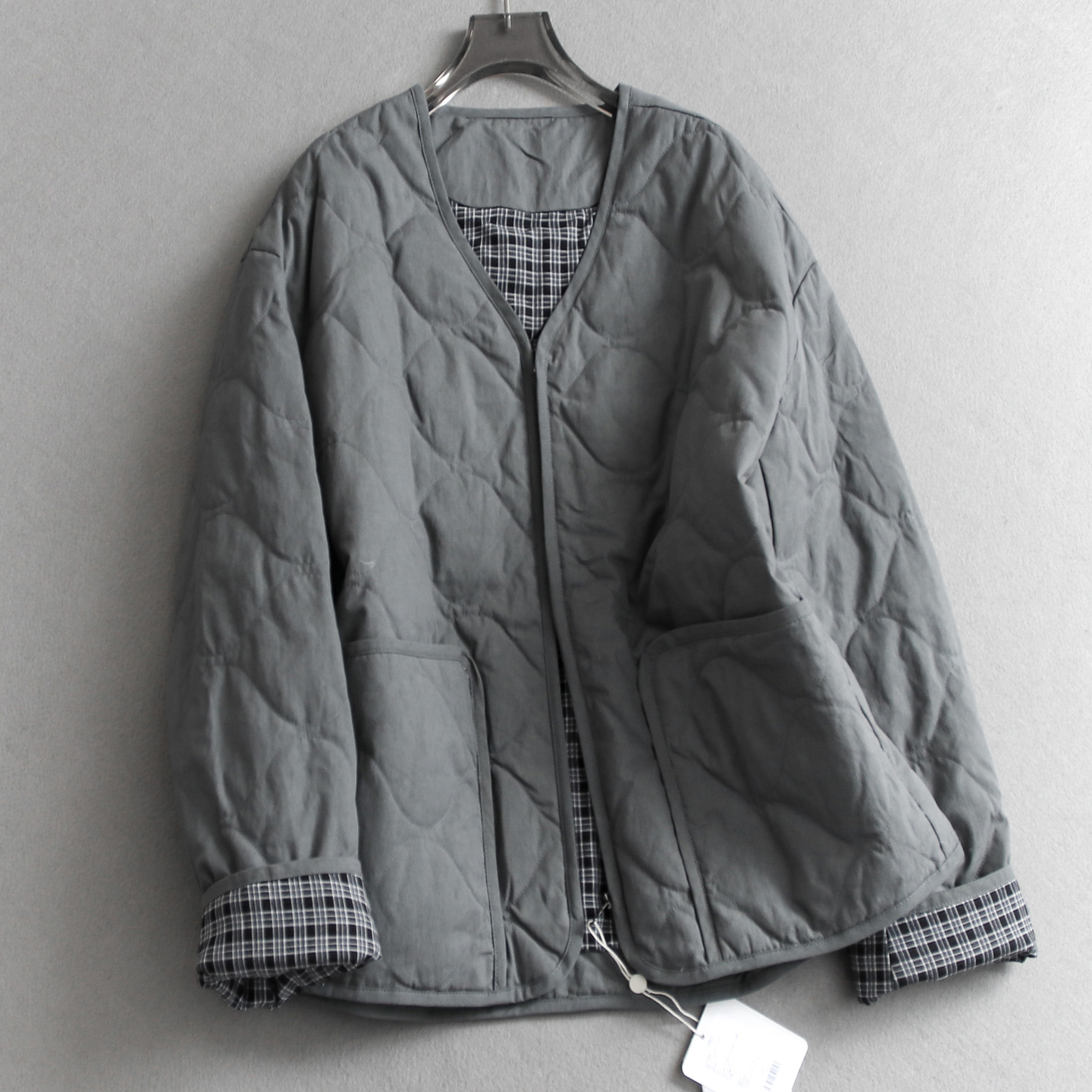 翻边长袖V领宽松显瘦羽绒服女