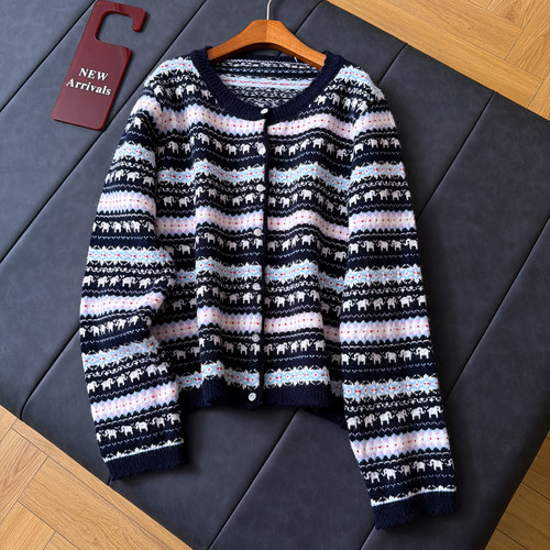 费尔岛提花圆领保暖软糯毛衣外套