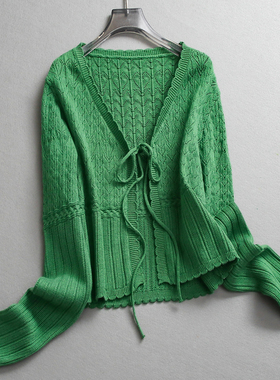 绿色镂空薄款系带V领喇叭袖吊带两件套装长袖女短款针织开衫L192