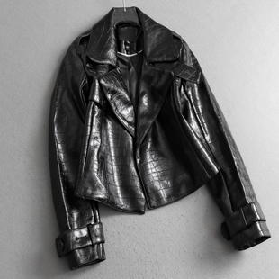 机车复古风仿鳄鱼皮翻领亮面皮衣2025秋季新款女通勤百搭外套B152