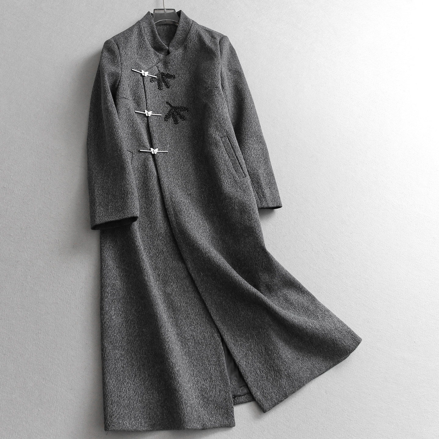 蝴蝶金属扣串珠装饰立领长款大衣