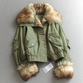 撞色毛绒可拆卸翻领摩登加厚保暖派克服外套长袖 女装 棉衣棉服M471