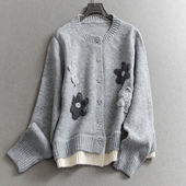 手工花朵 撞色衣摆女毛衣M551 圆领正肩长袖 合身版 型轻盈针织开衫