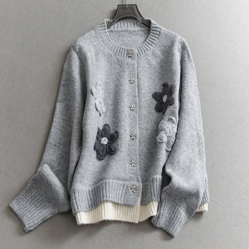 圆领正肩长袖撞色衣摆女毛衣