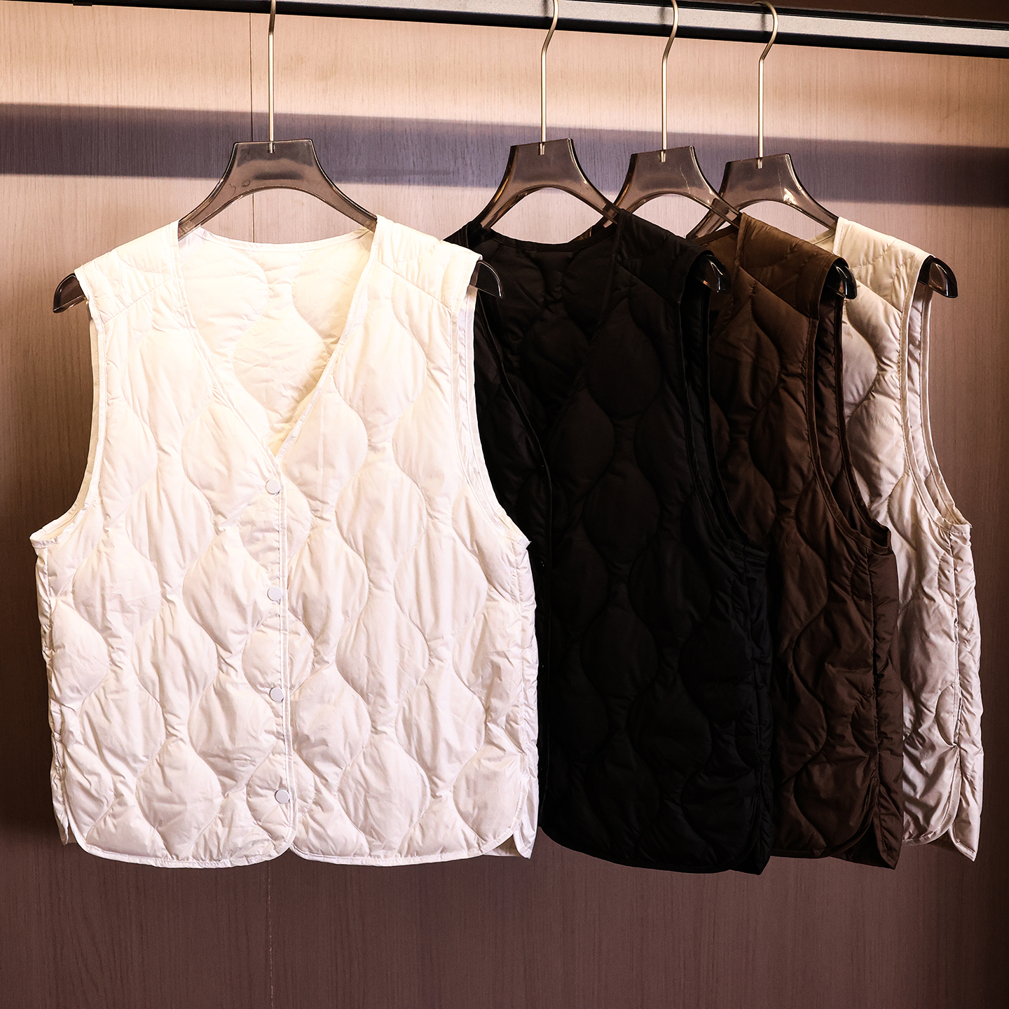 轻薄羽绒马甲洋气V领内搭背心女