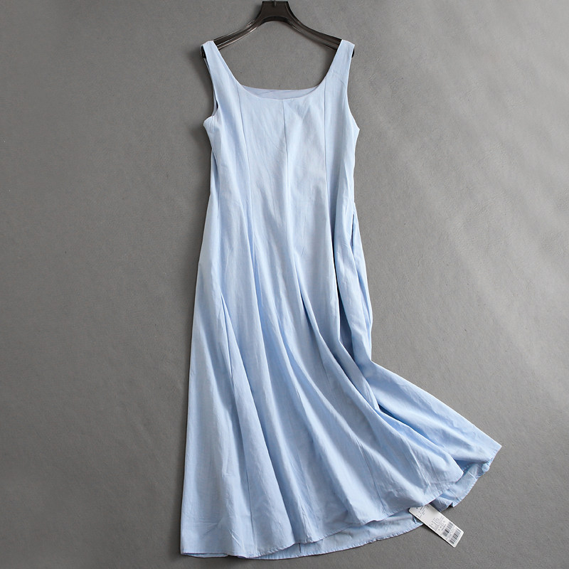 极简显瘦圆领收腰显瘦大摆背心裙