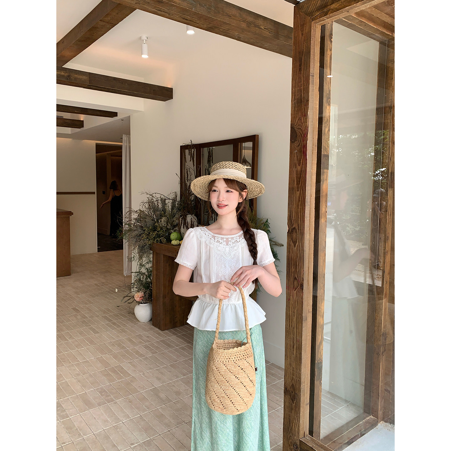 板栗西西【白茶清欢】法式蕾丝花边设计感收腰短袖衬衫女上衣夏款