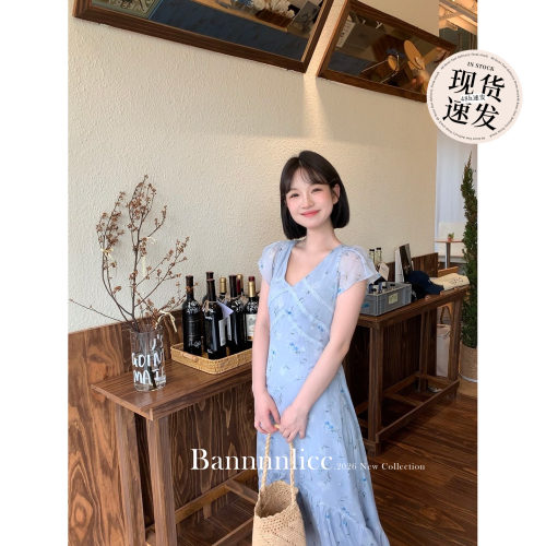 甜美三色V领碎花连衣裙