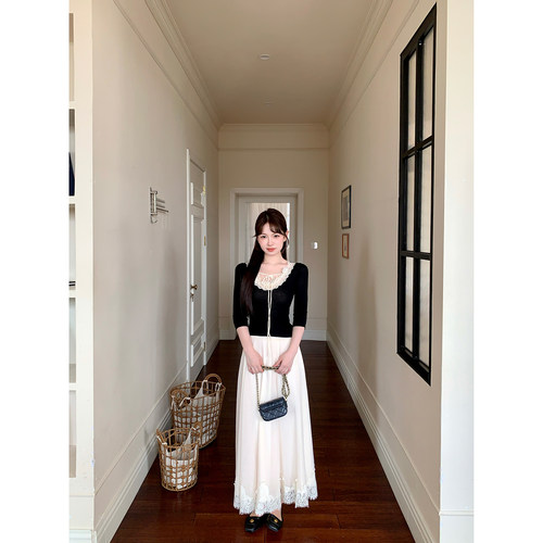 板栗西西【雾白甜栀】法式中袖蕾丝拼接T恤女修身显瘦针织上衣秋