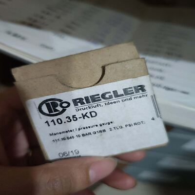 @RIEGLER压力表110.35-KD，，