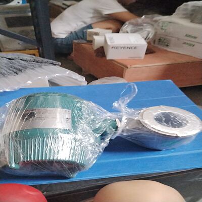 横河KEYENCE电磁流量计，型号AXF050G-E2A