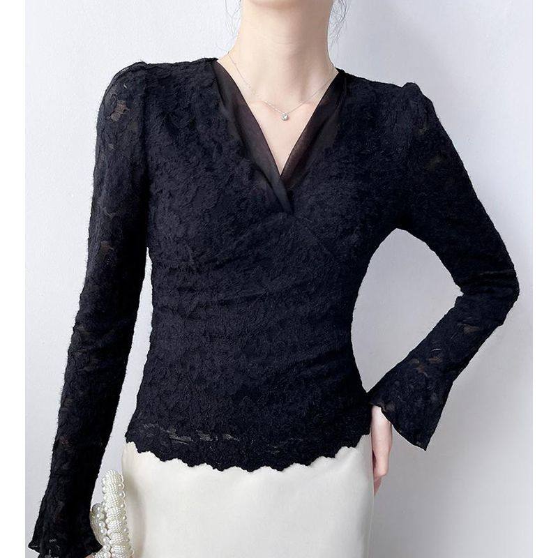 性感V领蕾丝长袖T恤女2025年秋冬新款喇叭袖纯色百搭上衣洋气小衫