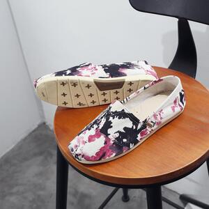 新款平底布鞋图片