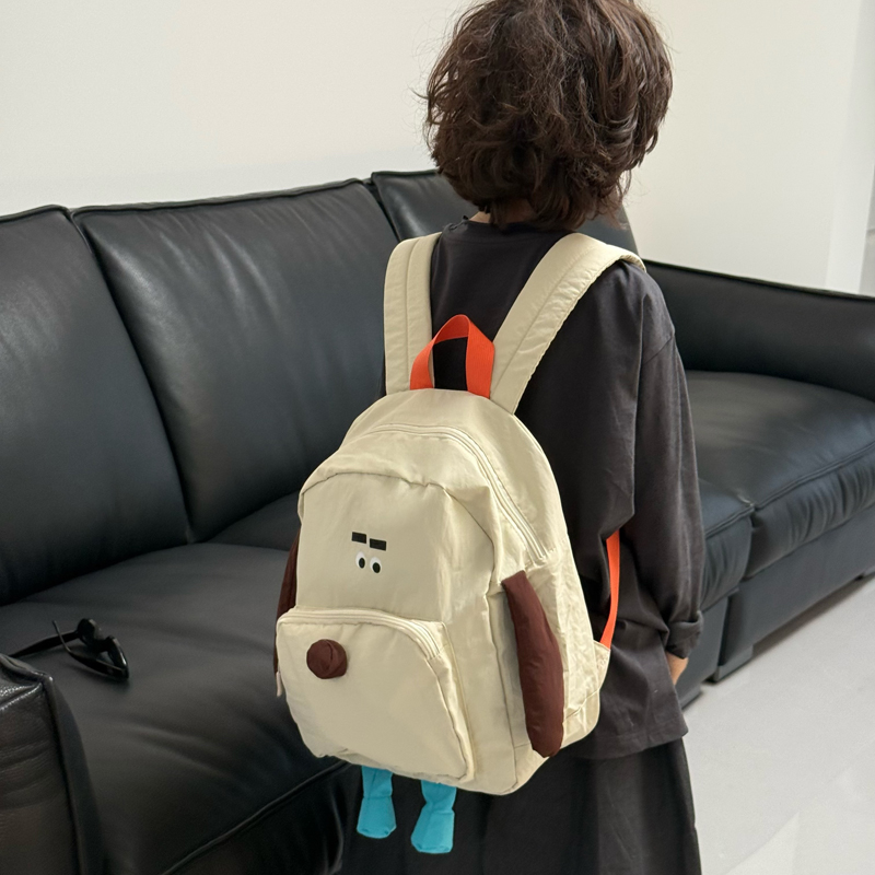 可爱书包小男孩研学双肩包
