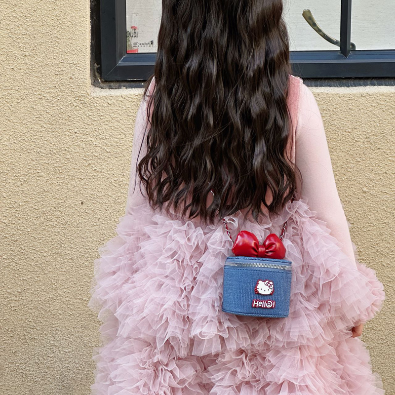 洋气女童宝宝可爱KT链条包