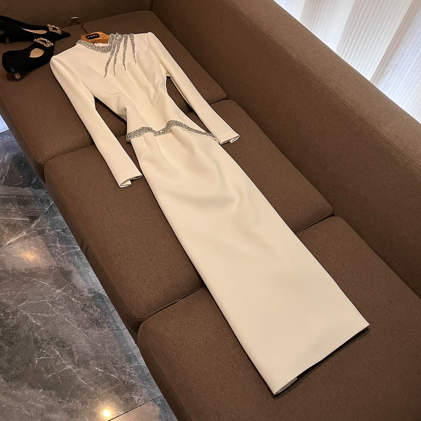 2026夏季新款白色镶钻连衣裙女长袖收腰显瘦优雅高级感晚礼服P145