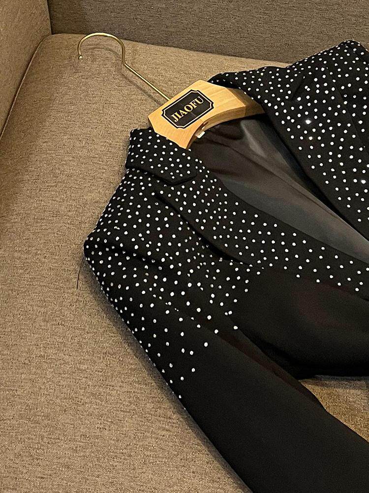 2024 새로운 스타일 유럽과 미국의 연예인 숙녀 패션 핫 다이아몬드 슬림 피트 원 버튼 정장 재킷과 스커트 정장 10007