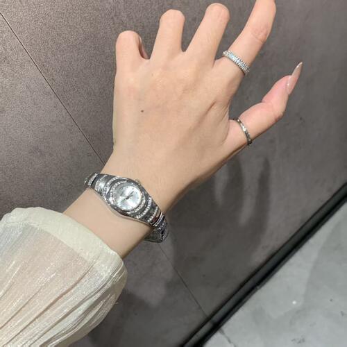 CEENIU镶钻女士腕表轻奢时尚钢带石英防水小银表