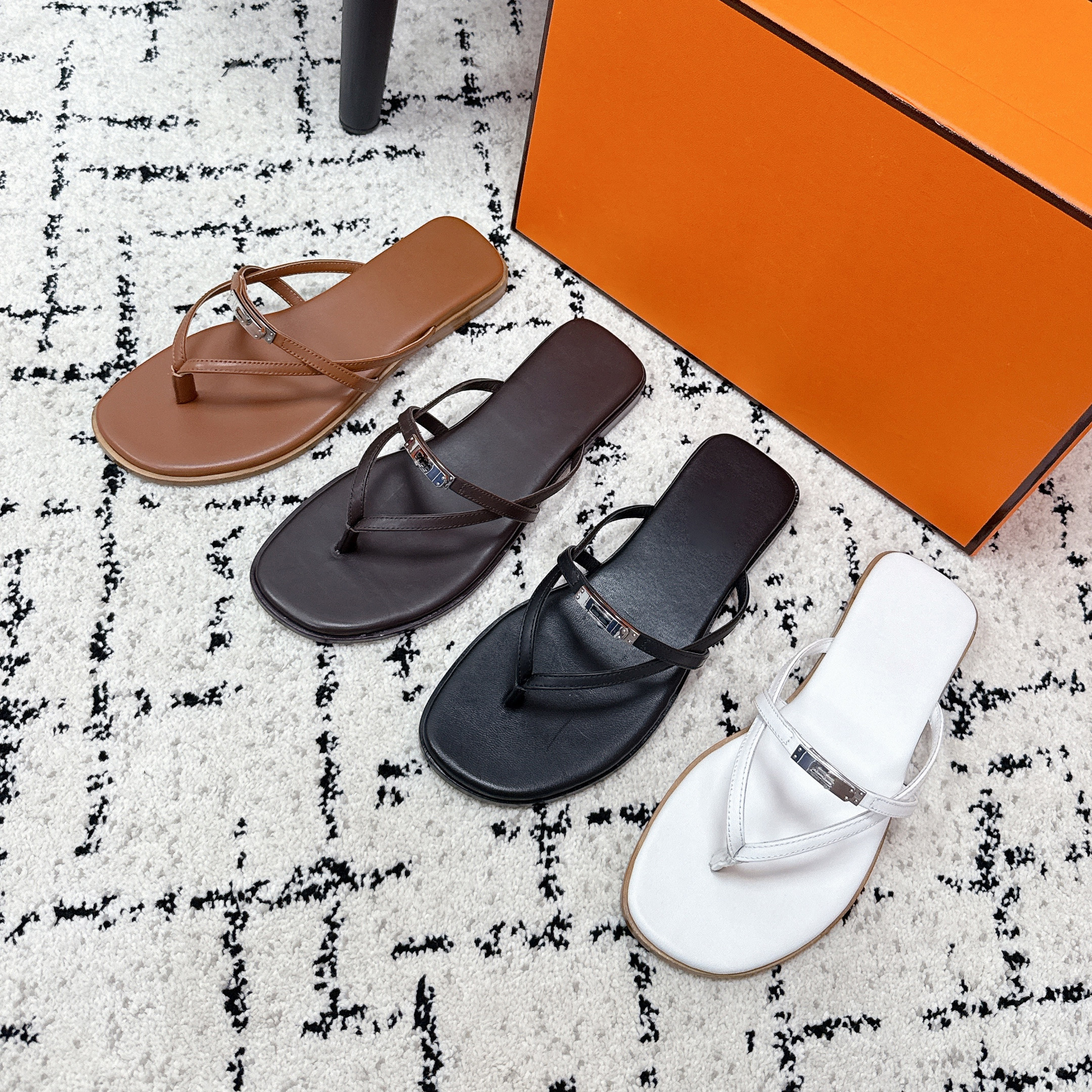 H金属锁扣夹趾沙滩凉拖鞋女2026新款夏季外穿真皮平底休闲人字拖,女鞋,人字拖,淘宝优惠券,粉丝福利购,淘宝优惠卷