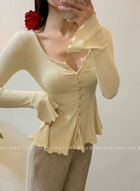 美拉德u领正肩鱼骨长袖T恤女秋季新款修身茶里茶气喇叭袖上衣