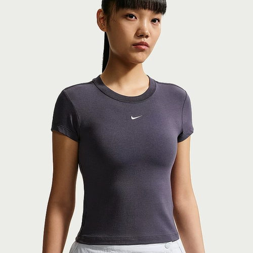 Nike耐克女短袖夏季刺绣LOGO圆领透气修身短款运动T恤FV5509-014