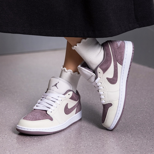 Nike耐克女鞋AIR JORDAN 1白紫AJ1低帮休闲板鞋篮球鞋DC0774-117