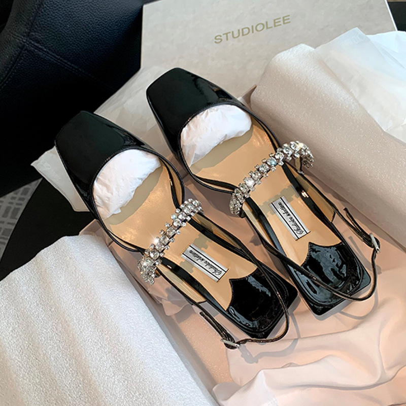 真皮水钻后空凉鞋女方头2022年春新款时装包头凉拖粗跟玛丽珍