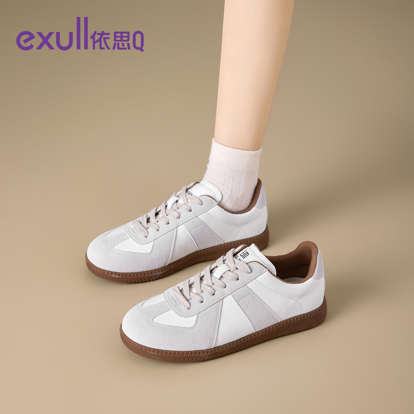 依思q白色板鞋女2025秋季新款超火女鞋复古内轻便芭蕾阿甘鞋