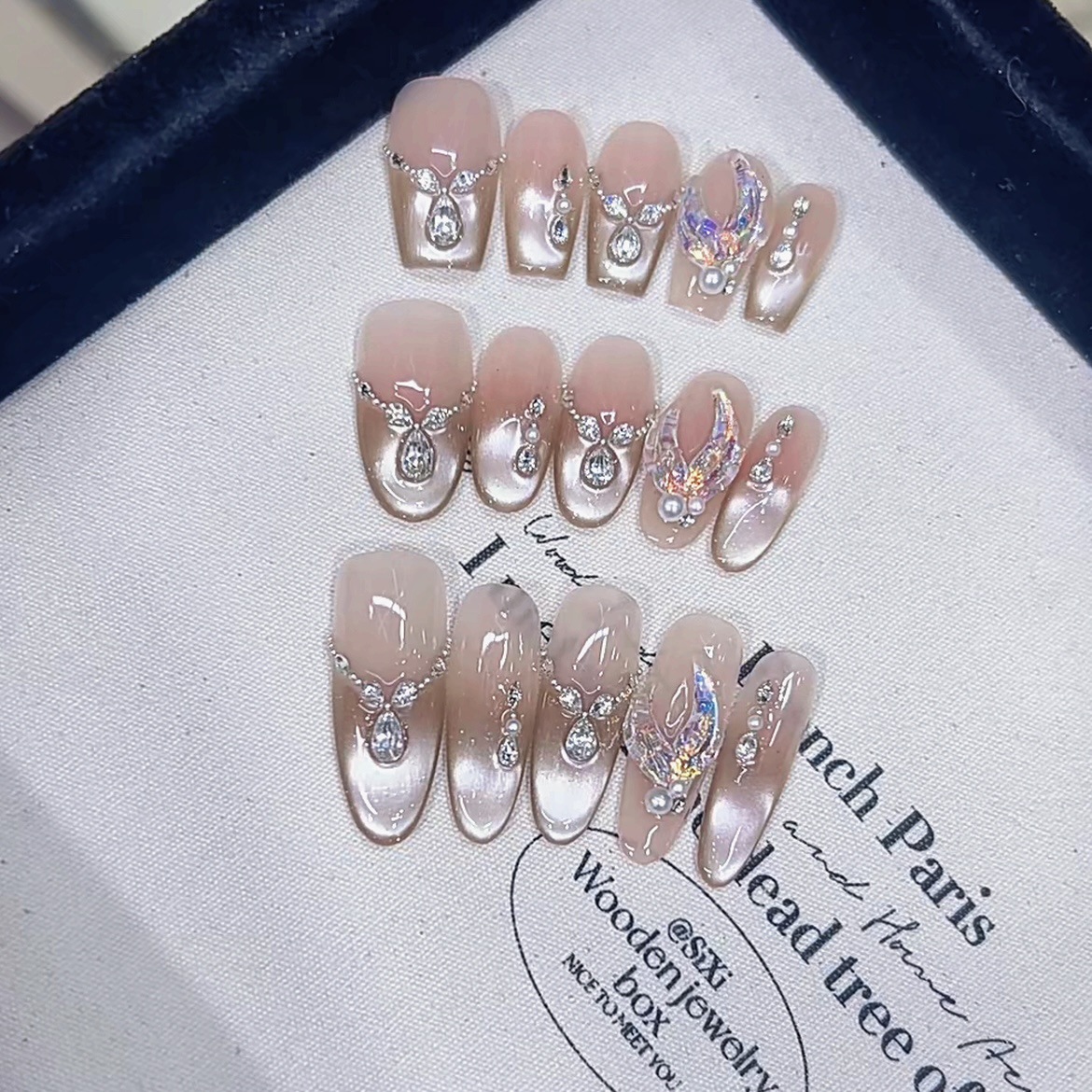 甲小姐 纯手工工艺新款海的秘密锆石钻手绘鱼尾追光猫眼美甲贴